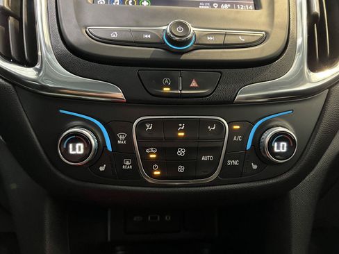 Used 2022 Chevrolet Equinox LT AWD/4WD image 19