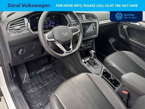 Certified 2024 Volkswagen Tiguan SE w/ Panoramic Sunroof Package image 13
