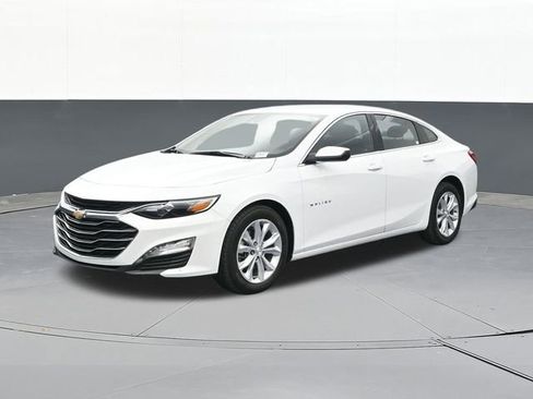 Used 2025 Chevrolet Malibu LT image 4