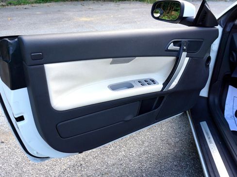 Used 2011 Volvo C70 T5 image 24