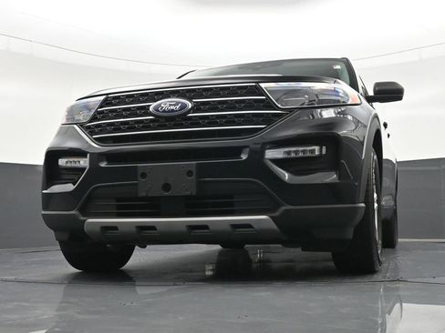 Used 2024 Ford Explorer XLT w/ Equipment Group 202A RWD image 32