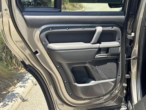 Certified 2025 Land Rover Defender 110 X-Dynamic SE AWD/4WD image 12