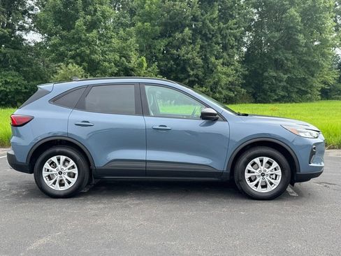Used 2025 Ford Escape Active w/ Active Premium Tech Pack AWD/4WD image 7