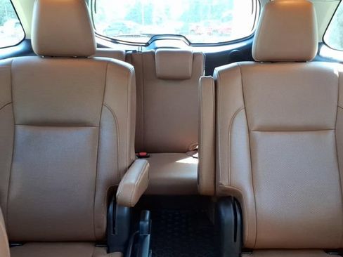 Used 2017 Toyota Highlander Limited Platinum AWD/4WD image 17