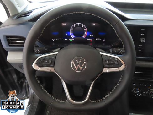 Used 2024 Volkswagen Taos SE image 17