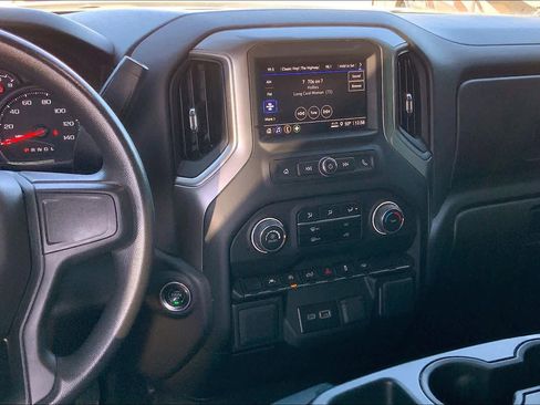 Used 2024 Chevrolet Silverado 1500 Custom image 6