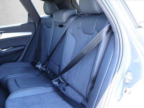 Used 2023 Audi Q5 e Premium Plus w/ Premium Plus Package AWD/4WD image 16