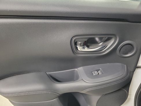 Certified 2024 Honda HR-V EX-L image 12