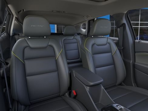 New 2026 Chevrolet Trax ACTIV w/ Sunroof Package FWD image 16