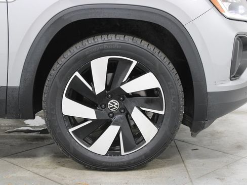 Used 2024 Volkswagen Atlas Cross Sport SE AWD/4WD image 12
