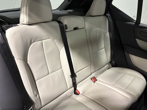 Used 2020 Volvo XC40 T5 Momentum AWD/4WD image 11