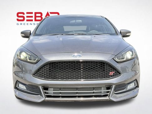 Used 2018 Ford Focus ST FWD image 6