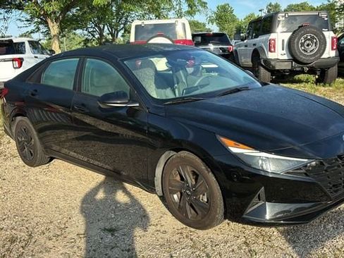 Used 2021 Hyundai Elantra SEL FWD image 24