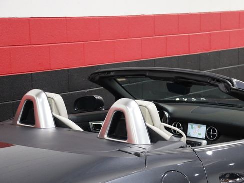Used 2013 Mercedes-Benz SLK 250 image 10