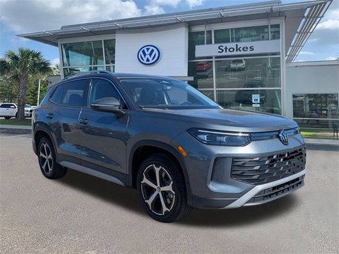 New 2026 Volkswagen Tiguan SE image 2