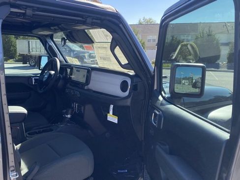New 2025 Jeep Wrangler Sport S image 27