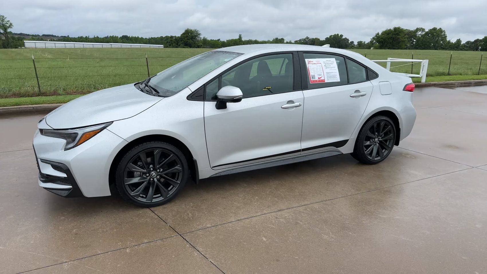 Used 2026 Toyota Corolla SE FWD image 5
