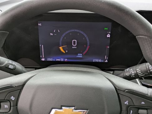 Used 2025 Chevrolet TrailBlazer LT AWD/4WD image 25