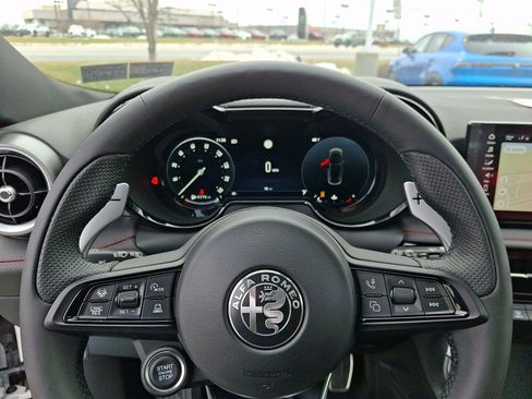 New 2026 Alfa Romeo Tonale Veloce w/ Quick Order Package 23H Volce image 9