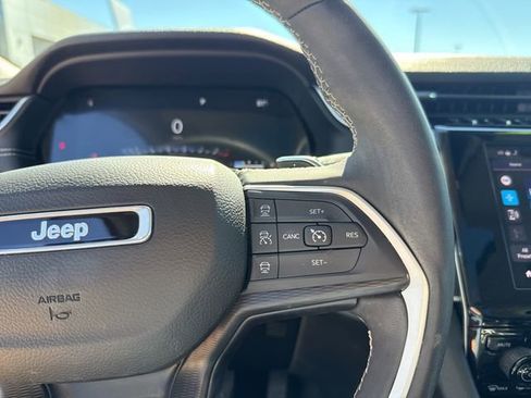 Used 2023 Jeep Grand Cherokee Laredo w/ Luxury Tech Group I image 20