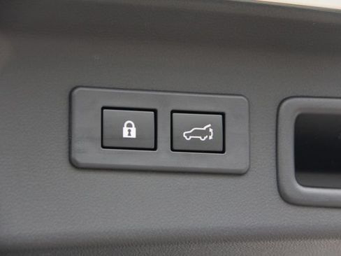Certified 2025 Subaru Forester Premium AWD/4WD image 35