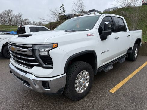 Used 2024 Chevrolet Silverado 2500 LTZ w/ LTZ Plus Package image 4