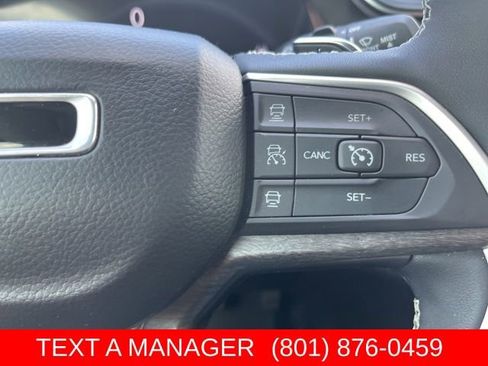 Used 2024 Jeep Grand Cherokee L Limited AWD/4WD image 31