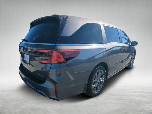 New 2026 Honda Odyssey Touring image 4