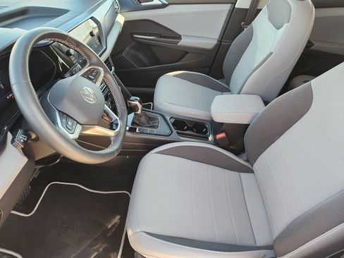 Used 2024 Volkswagen Taos SE image 13