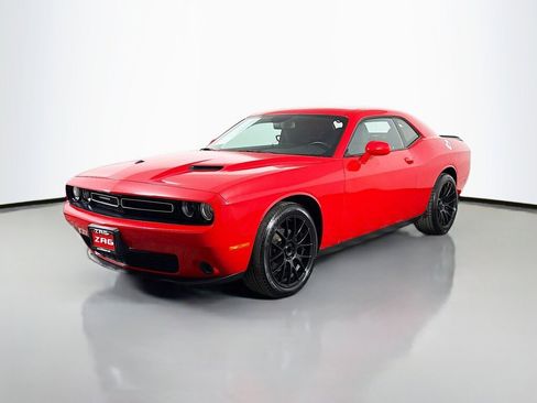 Used 2023 Dodge Challenger SXT image 1