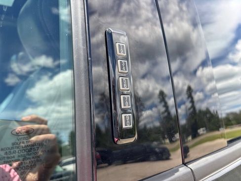 Used 2020 Ford F150 Lariat w/ Equipment Group 502A Luxury AWD/4WD image 12