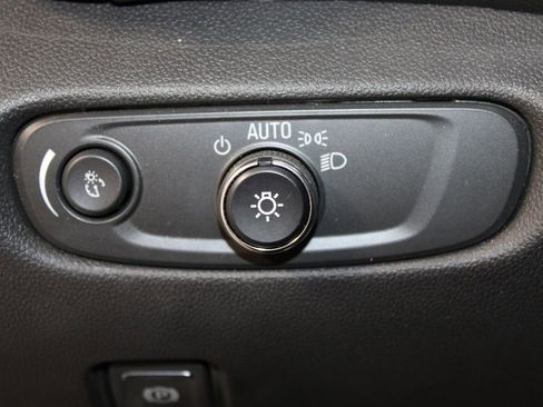 Used 2025 Chevrolet Blazer LT image 21