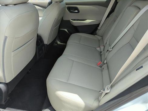 Used 2024 Nissan Rogue SV FWD image 13