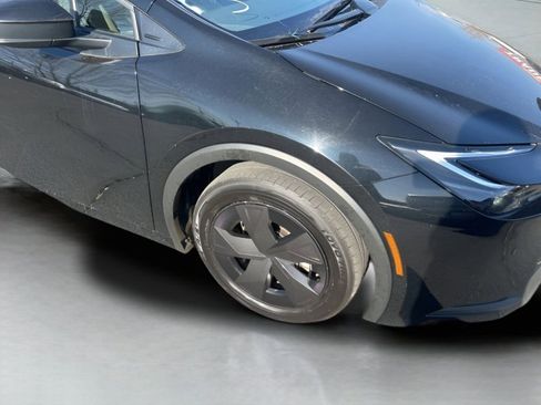 Used 2024 Toyota Prius LE image 12