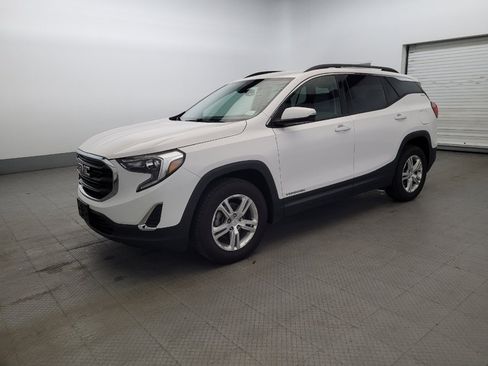 Used 2020 GMC Terrain SLE w/ Driver Convenience Package AWD/4WD image 2