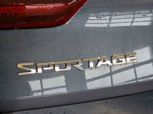 Used 2020 Kia Sportage LX AWD/4WD image 12