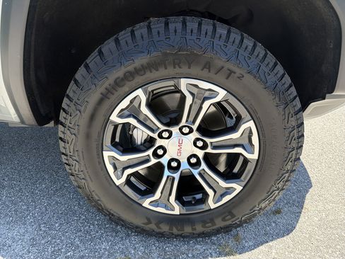 Certified 2023 GMC Canyon AT4 AWD/4WD image 3
