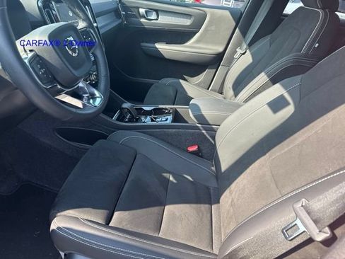 Used 2025 Volvo XC40 B5 Plus w/ Climate Package AWD/4WD image 17