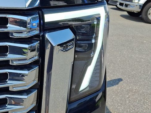Used 2024 GMC Sierra 2500 Denali w/ Denali Reserve Package AWD/4WD image 9