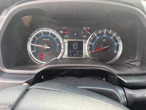 Used 2019 Toyota 4Runner TRD Off-Road Premium AWD/4WD image 12