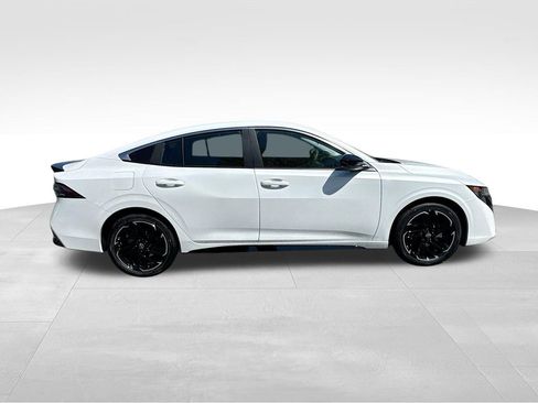 New 2026 Nissan Sentra SR FWD image 8