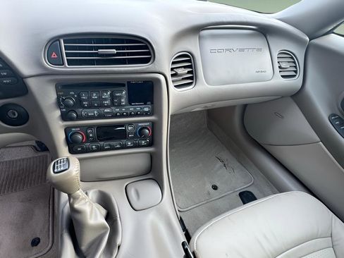 Used 2003 Chevrolet Corvette 50th Anniversary Edition image 23