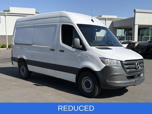 Used 2025 Mercedes-Benz Sprinter 2500 image 14
