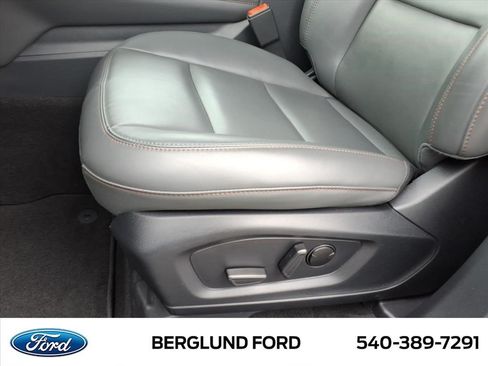 Used 2026 Ford Explorer Active w/ Active Comfort Package AWD/4WD image 18