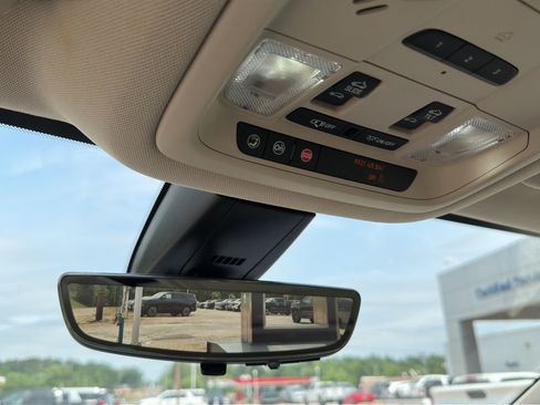 Used 2023 GMC Acadia Denali w/ Denali Ultimate Package FWD image 34