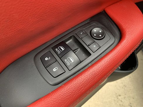 Used 2018 Dodge Challenger SXT image 15