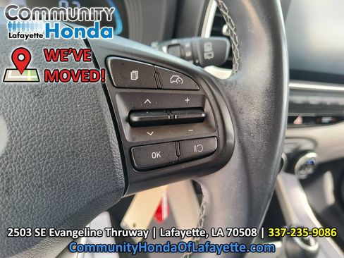 Used 2023 Hyundai Venue SEL FWD image 24