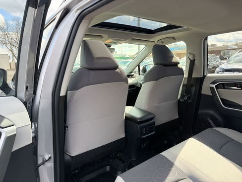 Used 2020 Toyota RAV4 XLE w/ Convenience Package image 23
