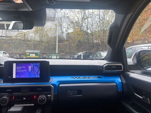 Used 2025 Toyota Tacoma TRD Off-Road image 35