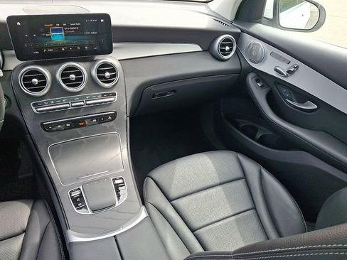 Used 2021 Mercedes-Benz GLC 300 4MATIC image 16